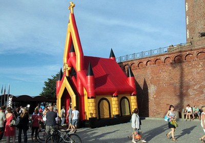 Oppbl&#229;sbar kirke