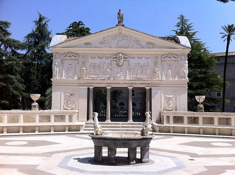 800px-Courtyard_of_the_Casina_Pio_IV.jpg