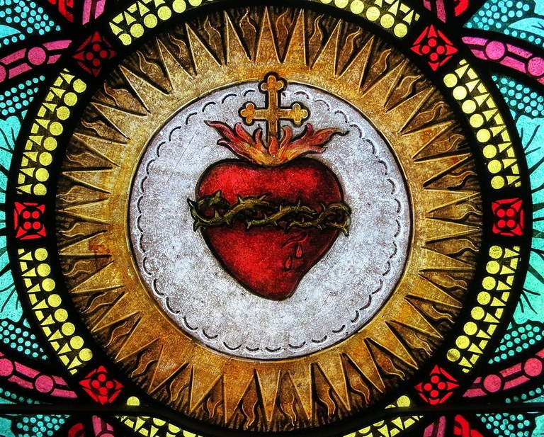 All_Saints_Catholic_Church_(St._Peters,_Missouri)_-_stained_glass,_sacristy,_Sacred_Heart_detail.jpg