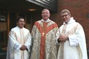 Biskop, sogneprest og kapellan etter messen