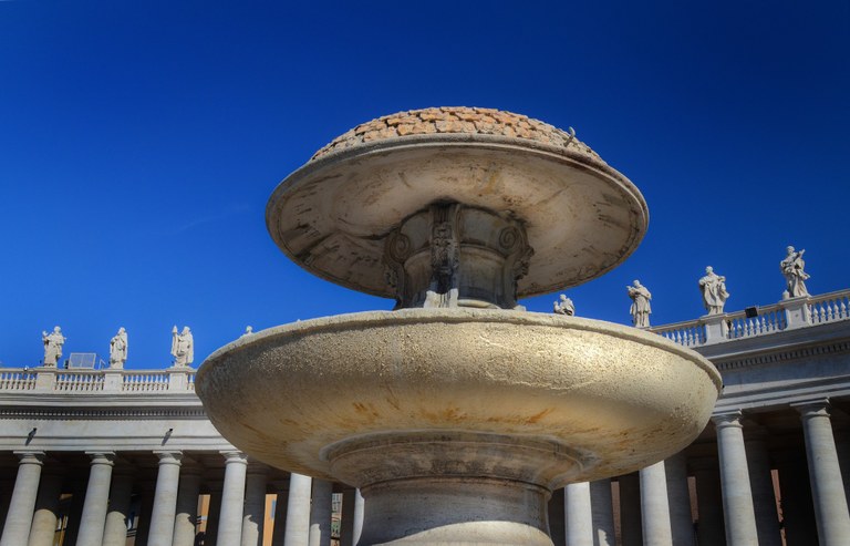 Tom fontene Vatikanet.jpg
