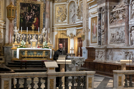 Biskop Fredrik Hansen holder foredrag i kirken Santa Maria dell'Anima i Roma
