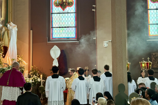 Prosesjon i St. Olav domkirke, Oslo, skjærtorsdag. 
