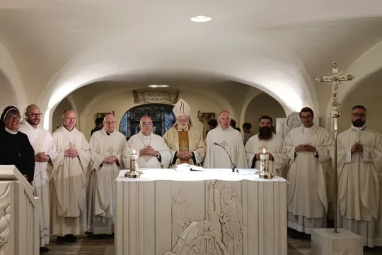 Den nordiske bispekonferanse feirer messe ved Peters grav