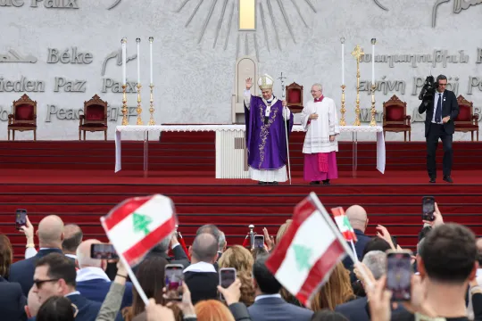 Pave Leo XIV feirer messe i Libanon