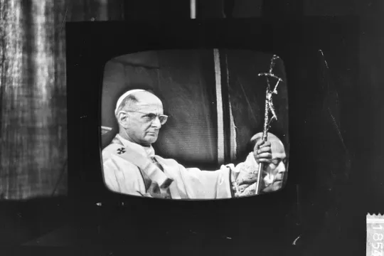 Pave Paul VI på svart/hvitt-tv