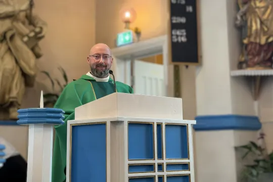  P. Rafał Ochojski ved prekestolen i Vår Frue kirke