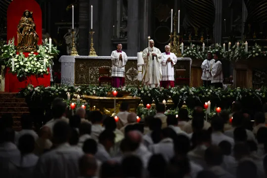 Pave Leo XIV feirer kyndelsmesse i Peterskirken
