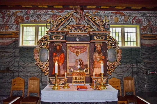 Altertavlen i Vatnås kirke. 