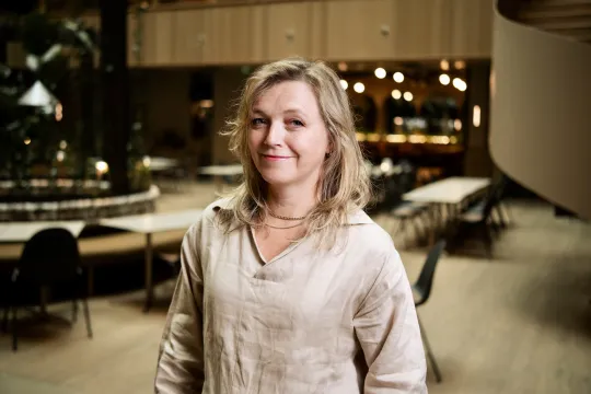 Eivor Andersen Oftestad i forelesningssal. 