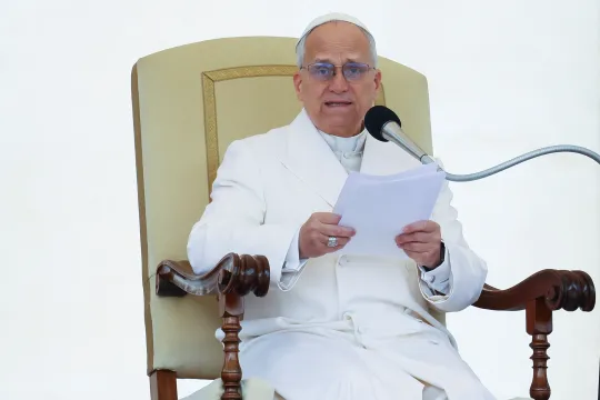 Pave Leo XIV holder katekese på Petersplassen