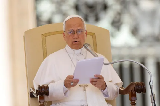 Pave Leo XIV taler på Petersplassen