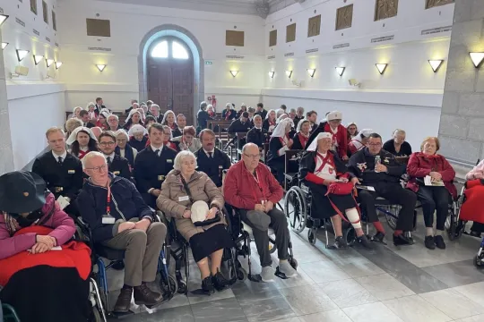 Messe med sykesalving i Lourdes