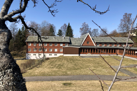Utsiden av Lunden kloster i Oslo