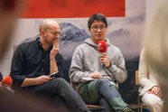 EWTN panelsamtale om barne- og ungdomsarbeid. Til høyre småbarnsfar Sebastian Ekberg, til venstre Ivan Vu leder i Norges unge katolikker.
