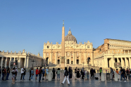 Petersplassen i Roma om morgenen 14. oktober 2023 da norske pilegrimer møtte pave Frans. Delegasjonen ble ledet av biskop Bernt Eidsvig.  