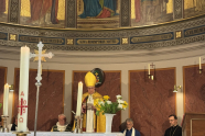 Biskop Czeslaw Kozon taler i St. Ansgars kirke