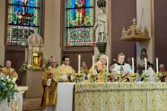 Diakon Mathias Ledum under messe med kardinal Pietro Parolin i St. Olav domkirke i Oslo