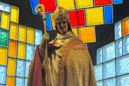 Statue av St. Svithun i St. Svithun kirke i Stavanger