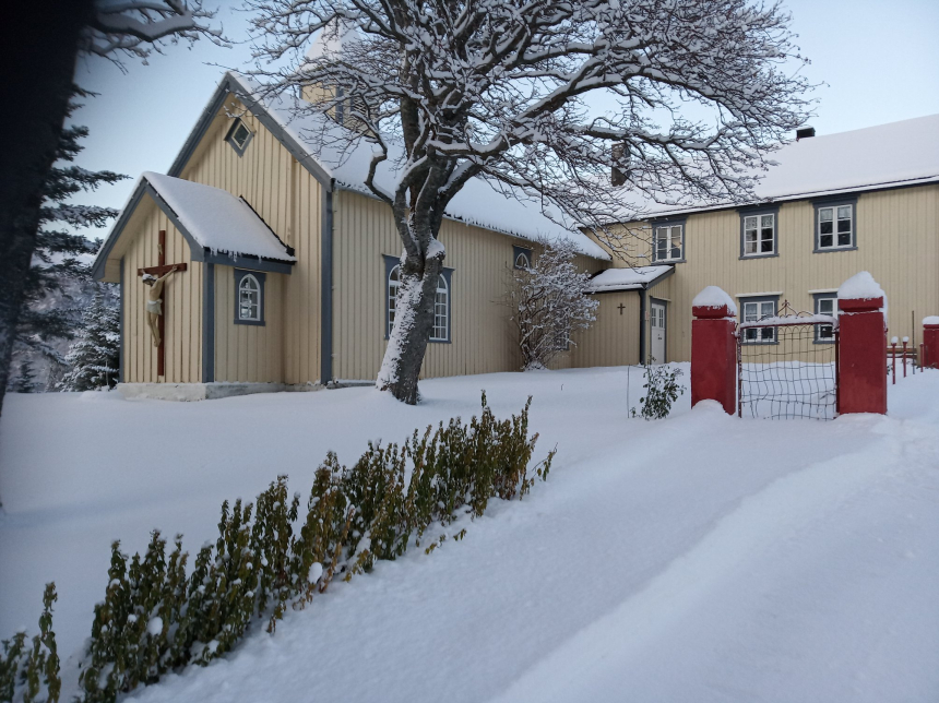 Den hellige families kirke i Lofoten