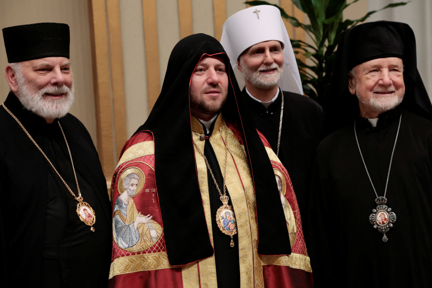 Kardinal Mykola Bychok sammen med andre representanter fra Den ukrainske gresk-katolske kirke