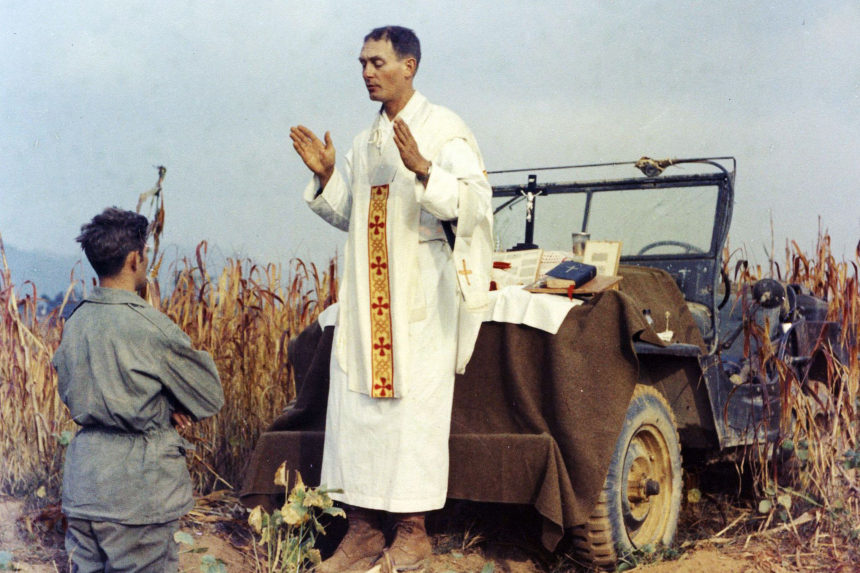 Fotografi av p. Emil Joseph Kapaun