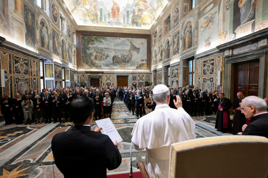 Pave Leo XIV taler til medlemmer av Centesimus Annus Pro Pontifice i Vatikanet