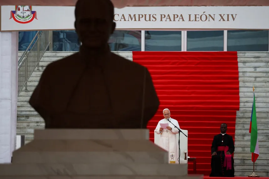 Pave Leo XIV taler på et universitet i Ekvatorial-Guinea