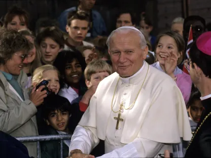 Pave Johannes Paul II foran en folkemengde under sitt norgesbesøk
