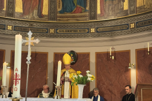Biskop Czeslaw Kozon taler i St. Ansgars kirke